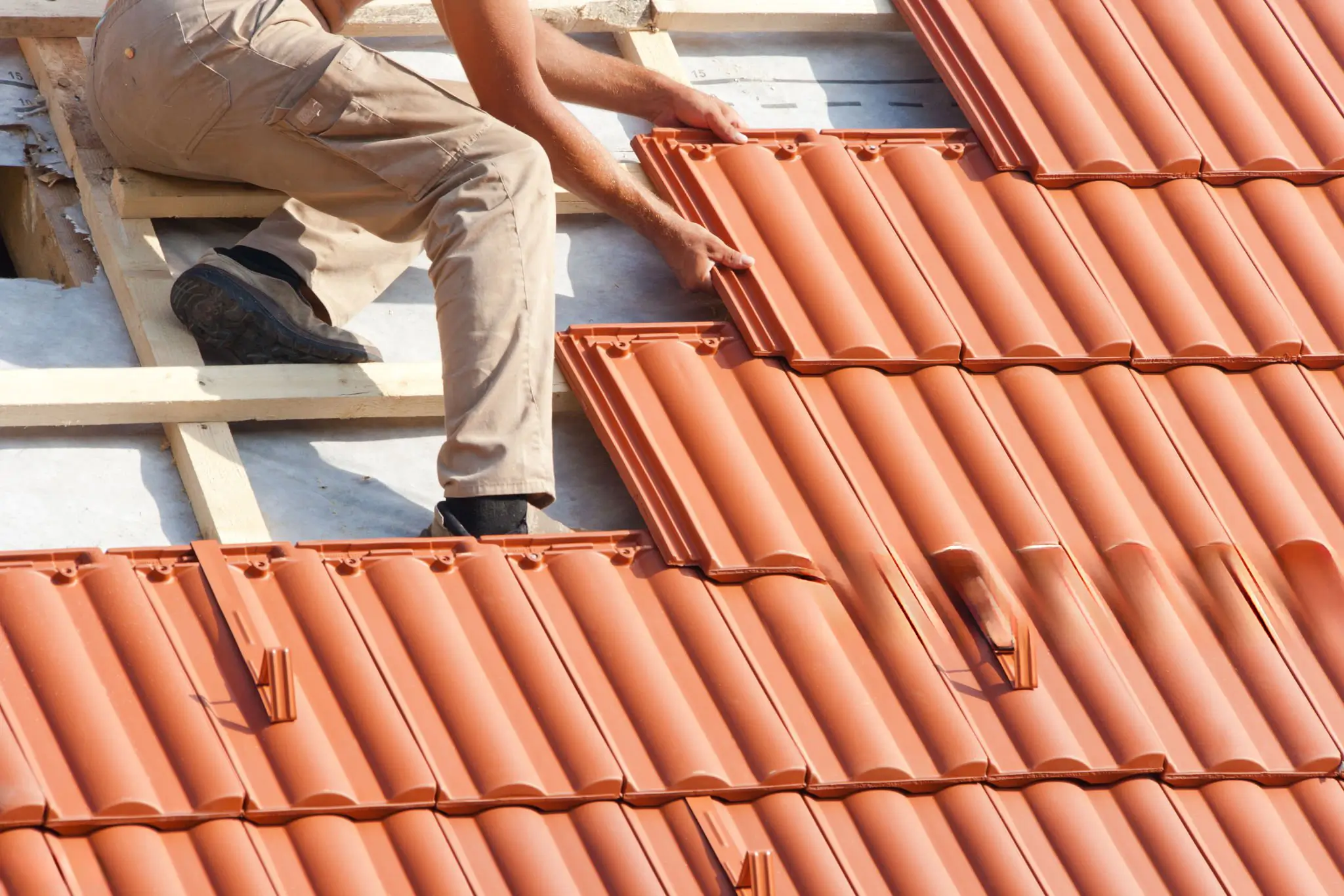 Tuiles solaires intégrées dans le toit